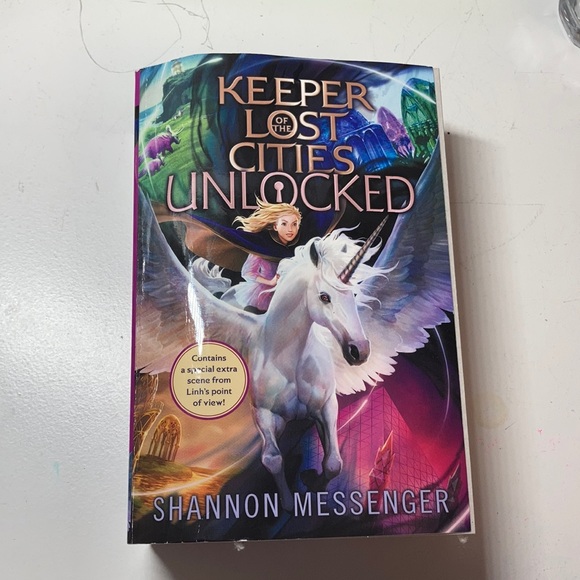 *FREE* Keeper of the lost cities Unlocked book 8.5 - Picture 1 of 2